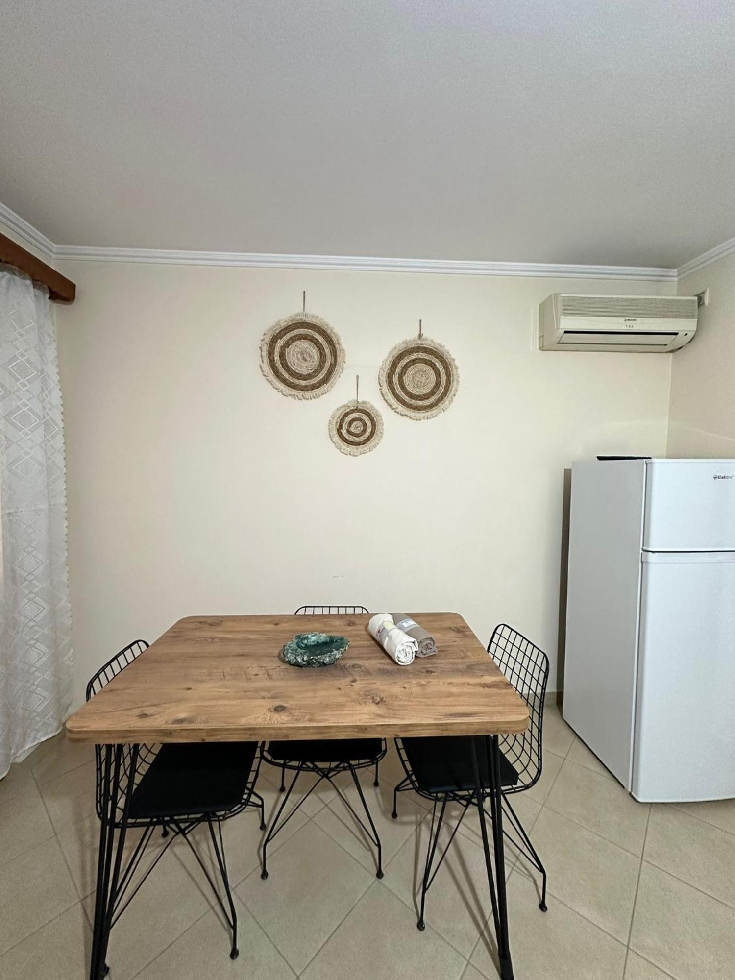 Boho Coastal Retreat Apartamento Sarandë Exterior foto